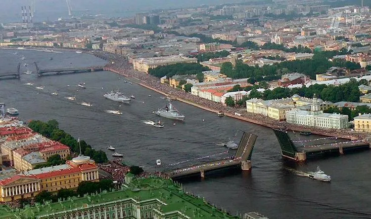 Как попасть на Заячий остров и когда это лучше сделать